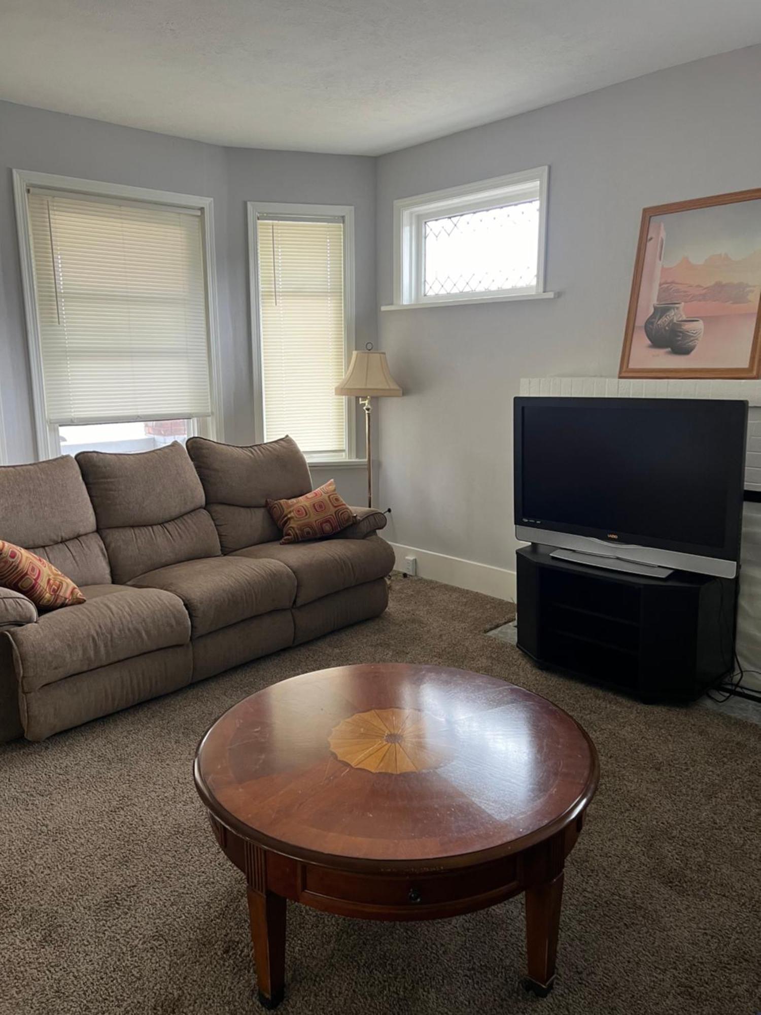 House W Separate 4 Private Bedrooms South Bend