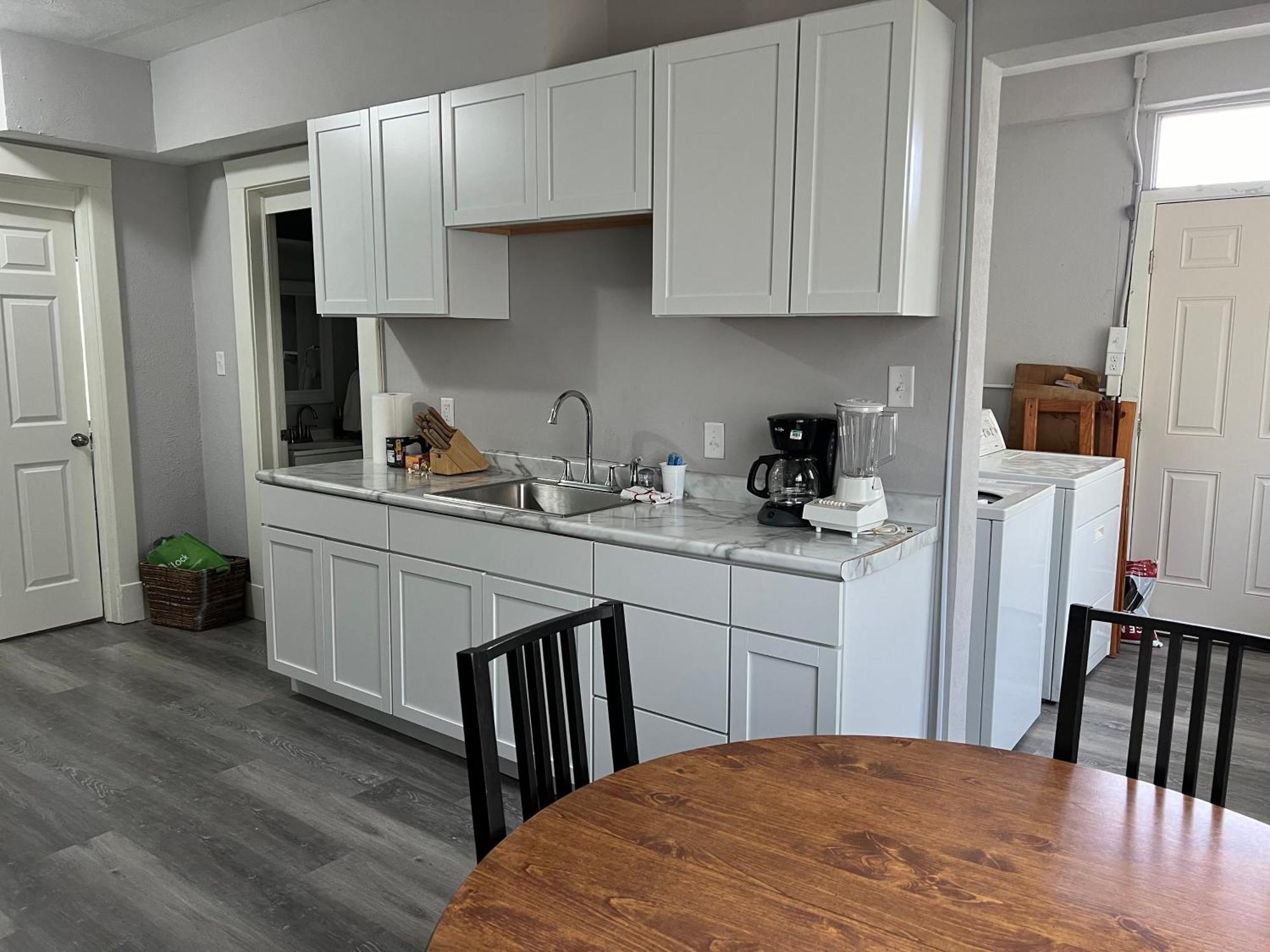 House W Separate 4 Private Bedrooms Alloggio in famiglia South Bend